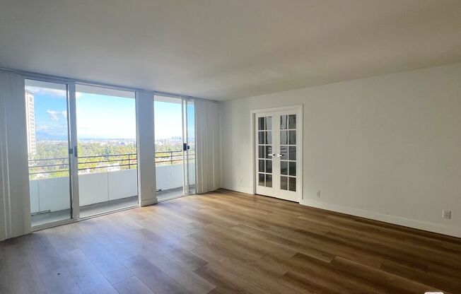 2 beds, 2 baths, 1,947 sqft, $5,595, Unit 910