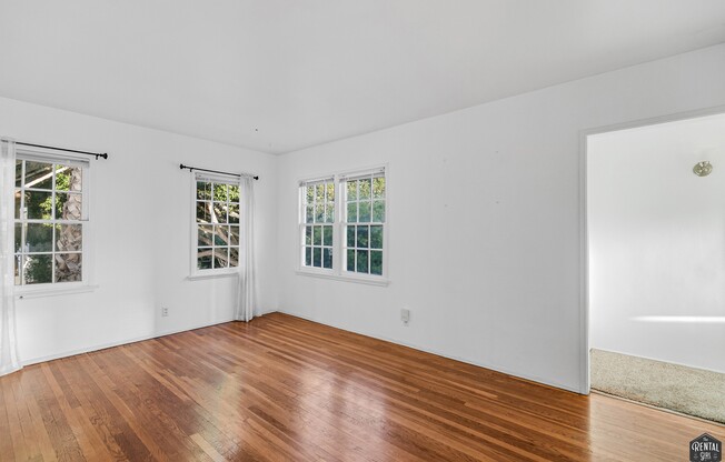 1352 OCEAN PARK BLVD