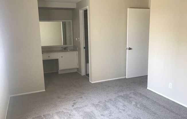 3 beds, 1.5 baths, 1,100 sqft, $3,395, Unit 43