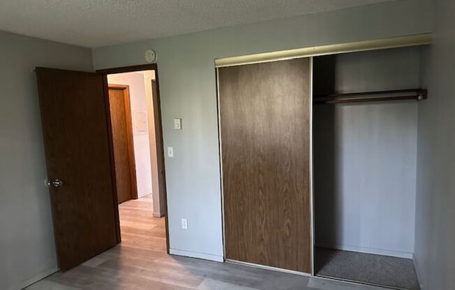 2 beds, 1 bath, 920 sqft, $1,575, Unit 153-009