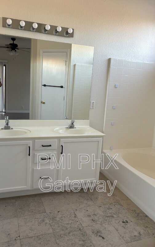 1234 S PARKCREST CT