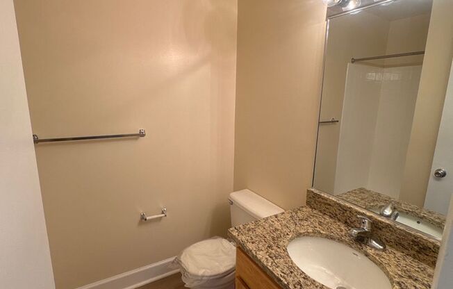 2 beds, 2 baths, 1,000 sqft, $1,975, Unit 14213 #202
