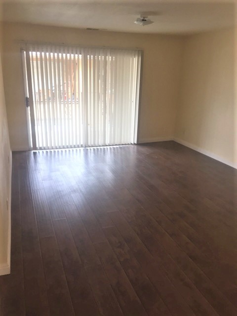 2 beds, 1 bath, 717 sqft, $1,225, Unit 82504