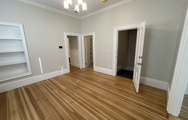 2 beds, 1 bath, 975 sqft, $2,900, Unit 2