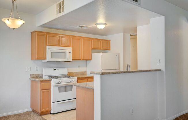 3 beds, 2 baths, $1,650, Unit # 136