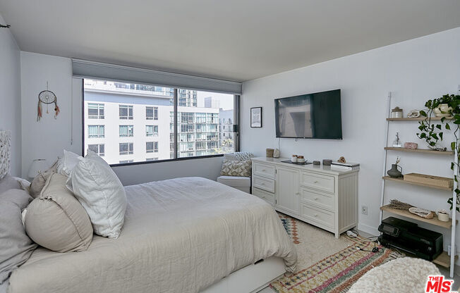 2 beds, 2 baths, 1,193 sqft, $3,300, Unit 805