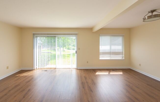 2 beds, 1.5 baths, 1,308 sqft, $2,895, Unit 8D