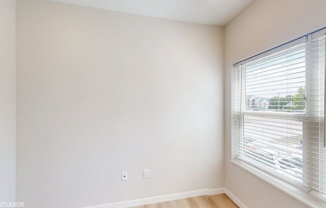 2 beds, 2 baths, 1,071 sqft, $1,800, Unit 4-210