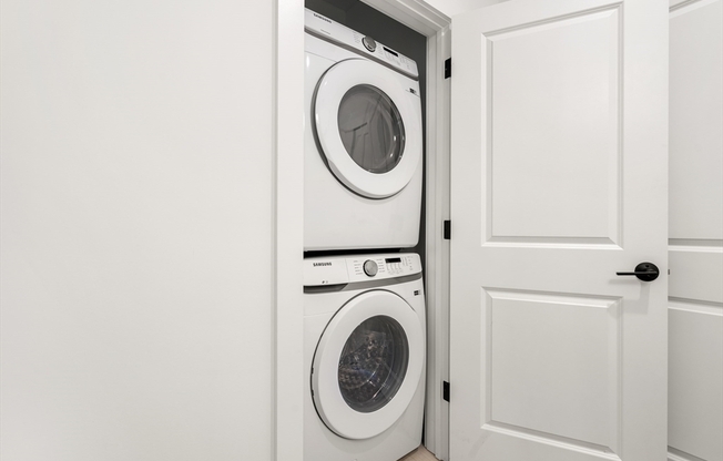 Studio, 1 bath, 440 sqft, $2,300, Unit 309