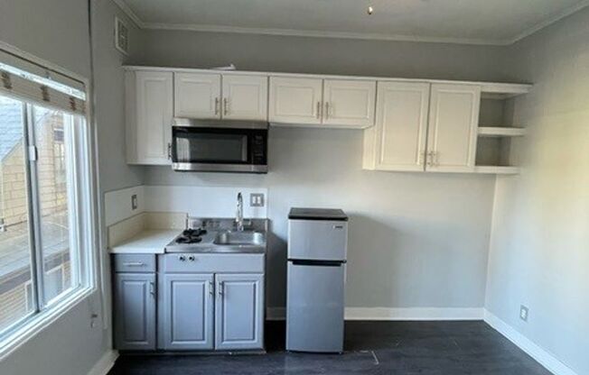 Large Studio Apartments - $500 off first months rent