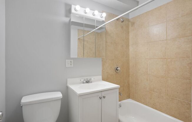 2 beds, 2 baths, 664 sqft, $2,275, Unit 308