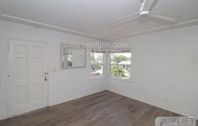 35th St (3711-3721)