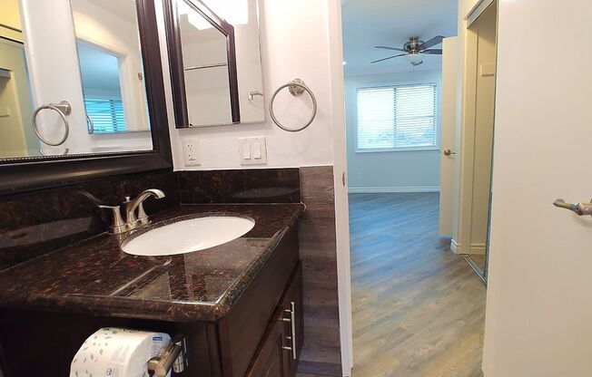 2 beds, 2 baths, 950 sqft, $2,850, Unit 320