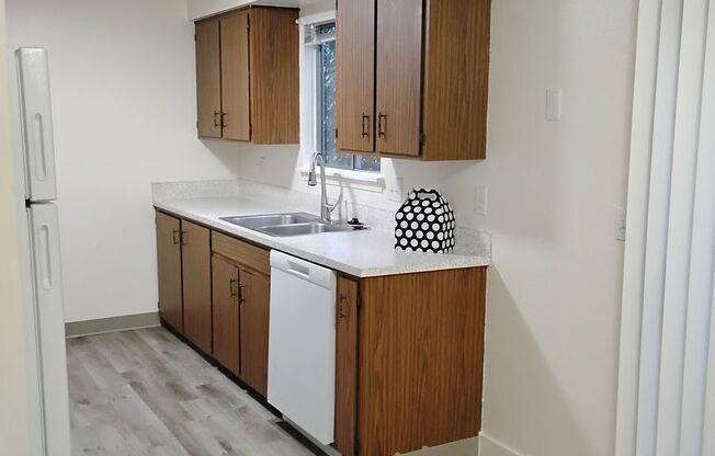 2 beds, 1 bath, 840 sqft, $1,250, Unit 257-664