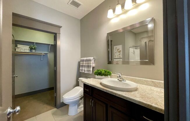 2 beds, 2 baths, 894 sqft, $1,595, Unit B - 1004 Unit 207 - B1078