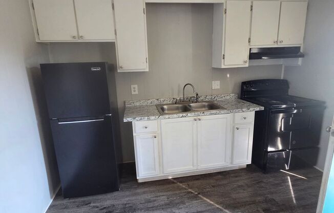 1 bed, 1 bath, 620 sqft, $825, Unit 61