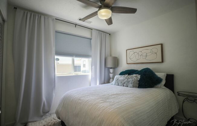 2 beds, 1 bath, $1,250, Unit Unit 175