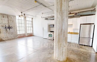 1 bed, 1 bath, 1,039 sqft, $1,649, Unit 911