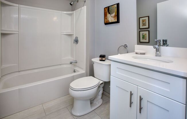 1 bed, 1 bath, 450 sqft, $2,100, Unit 402