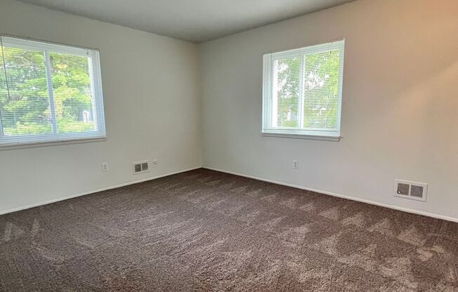 2 beds, 1 bath, 850 sqft, $1,345, Unit 907