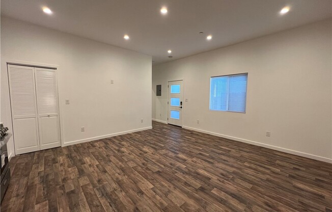 1 bed, 1 bath, 500 sqft, $2,550, Unit 1/2