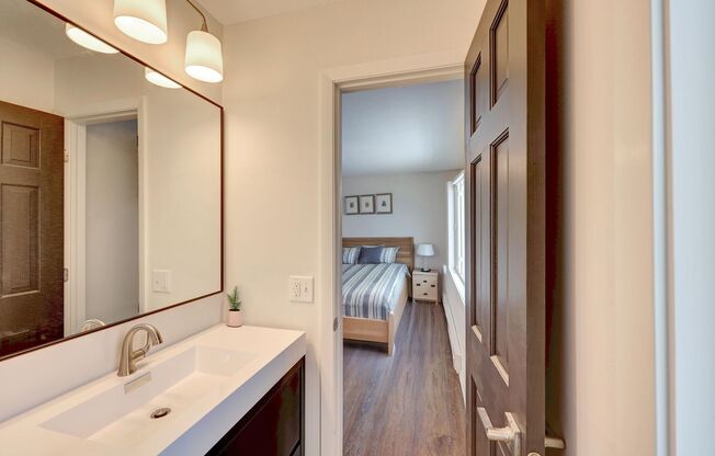 2 beds, 1.5 baths, 942 sqft, $2,095, Unit 412-202