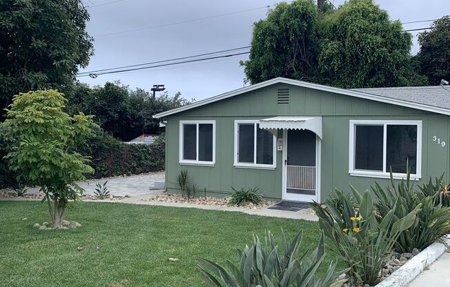 1+1 Craftsman Cottage above Ventura College
