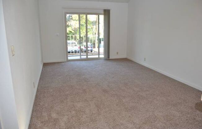 1 bed, 1 bath, 695 sqft, $1,950, Unit 425