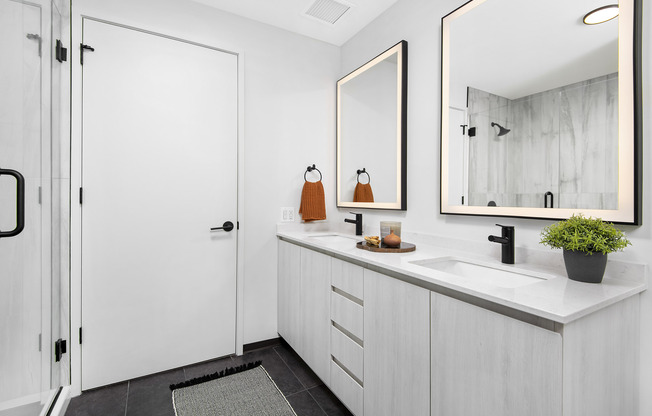 1545 W RANDOLPH