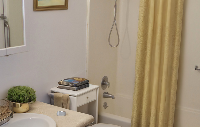 Amber Court Apartments