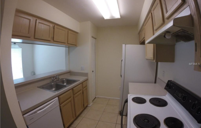708 KENSINGTON LK CIR