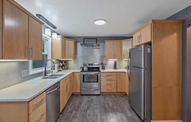 305 MYRTLE ST