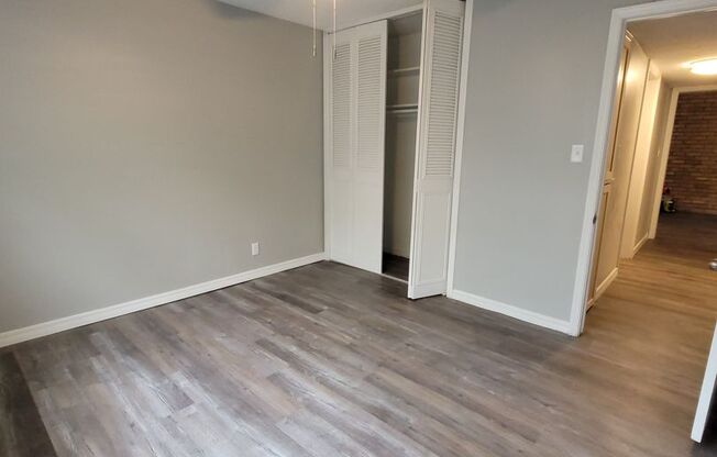 2 beds, 2 baths, 925 sqft, $1,300, Unit 122