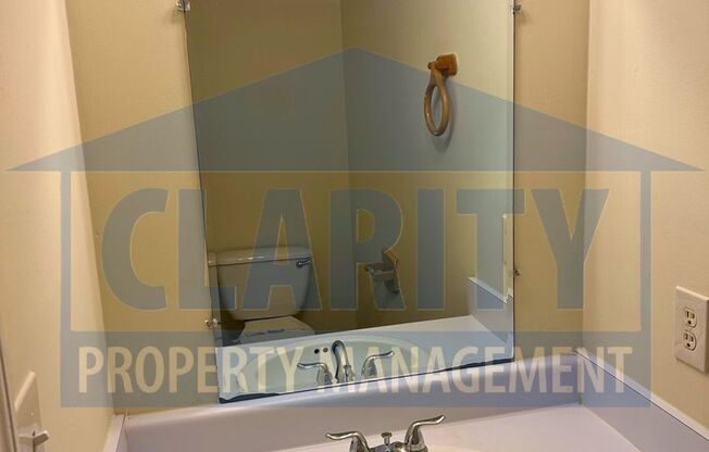 3 beds, 1.5 baths, $1,200, Unit Apt 1