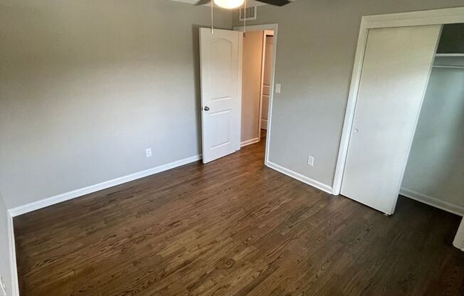 2 beds, 1 bath, 950 sqft, $1,795, Unit G-4