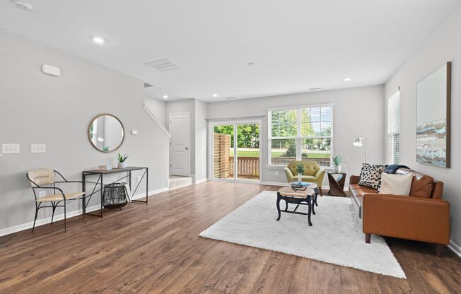 Spacious 4-Bed Home! Modern Kitchen, High Ceilings, Dual Primaries, Laundry Room, Pet Friendly!