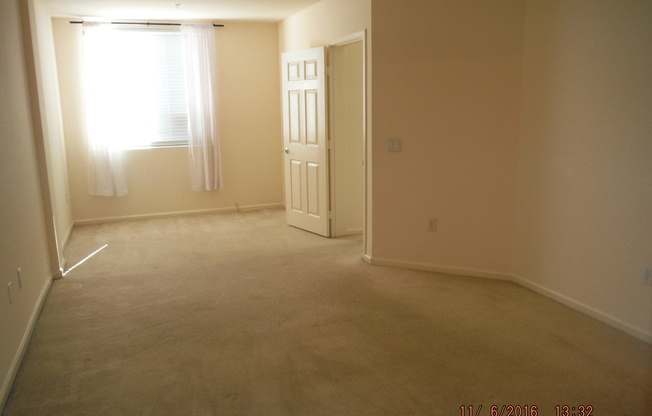 upstairs 2 bedroom 2 bath condo