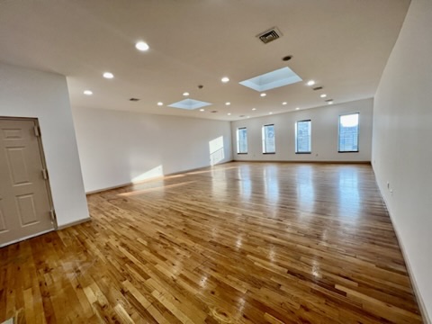 54 GRAHAM AVE