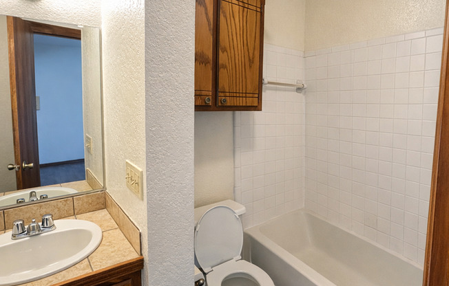 1 bed, 1 bath, 550 sqft, $795, Unit 8A