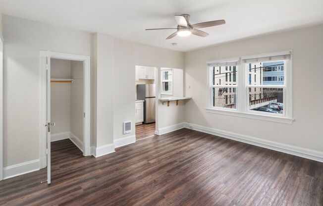 1 bed, 1 bath, 612 sqft, $1,745, Unit 120