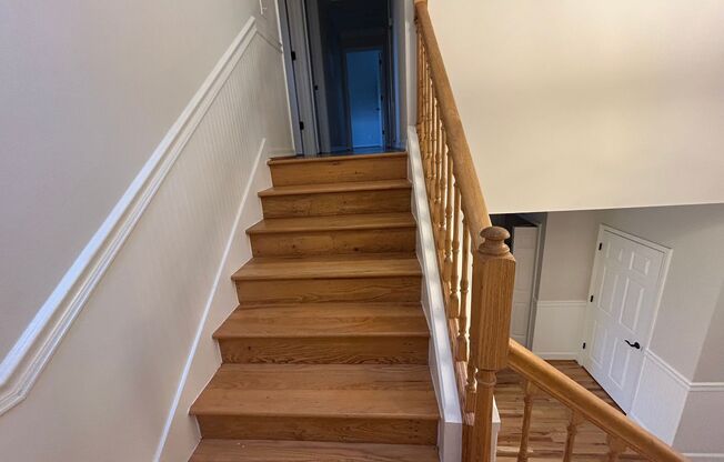 Spacious and Perfectly located 4/2 home in Bear Lake area