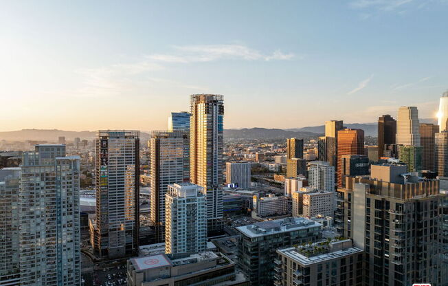 3 beds, 4 baths, 3,670 sqft, $15,000, Unit 2204