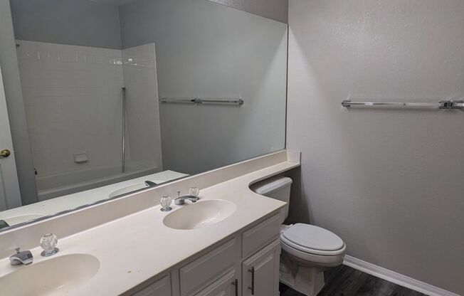 2 beds, 2 baths, $1,550, Unit Unit 240