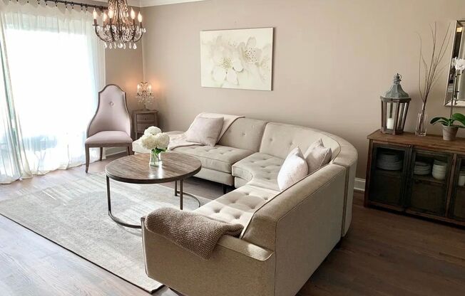 Beautiful 2-bedroom & 2-Bathroom Condo in Glenview