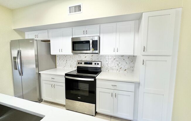 3 beds, 2 baths, $2,395, Unit #521