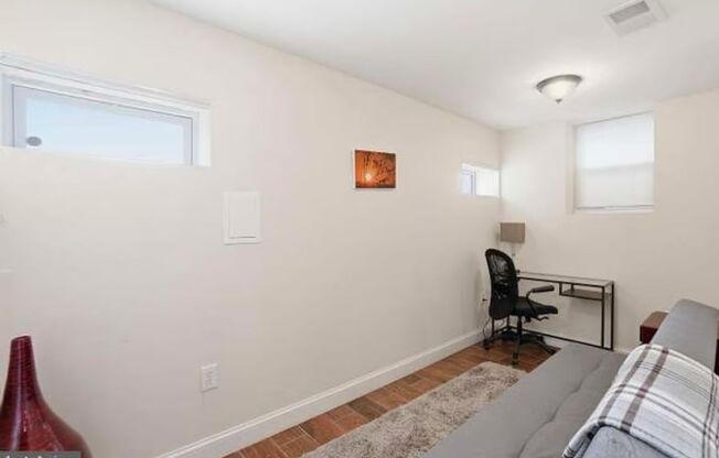 1 bed, 1 bath, 800 sqft, $2,095, Unit Unit B