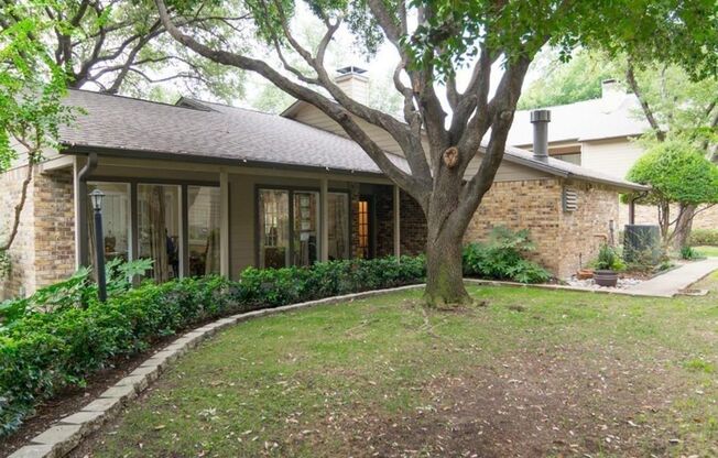1 bed, 1 bath, $1,350, Unit #2054