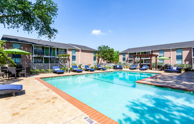 Pet-Friendly Apartments in Houston, TX – Artisan West – resort style pool