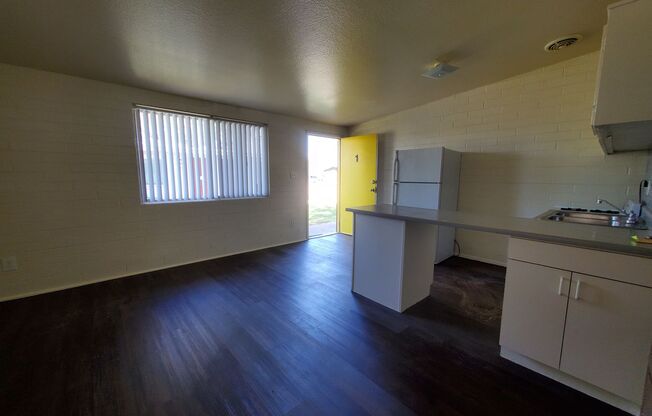 Studio, 1 bath, 320 sqft, $995, Unit 1