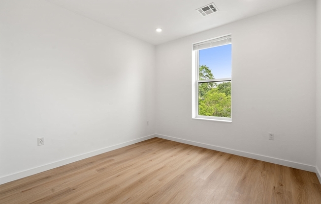 1 bed, 1 bath, 640 sqft, $3,550, Unit 506